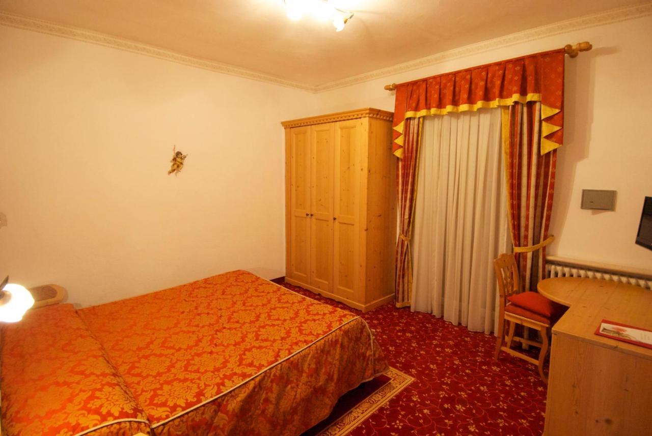 Hotel Belvedere Srl Fai della Paganella Szoba fotó